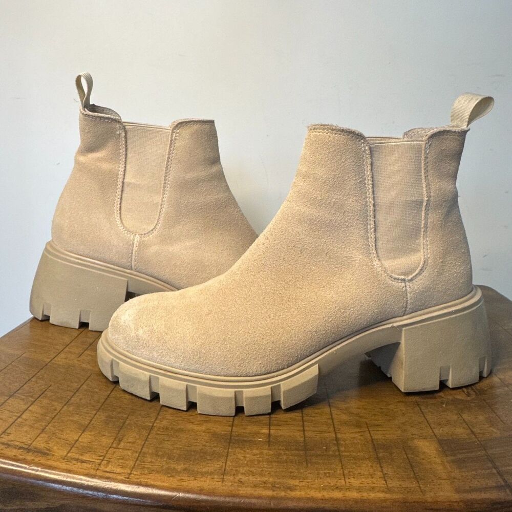 Steve Madden Chunky Chelsea Boots Beige Suede Lug Sole Booties Womens 8
